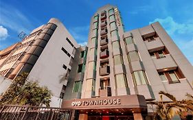 Super Oyo Townhouse 2 Hotel Gunung Sahari